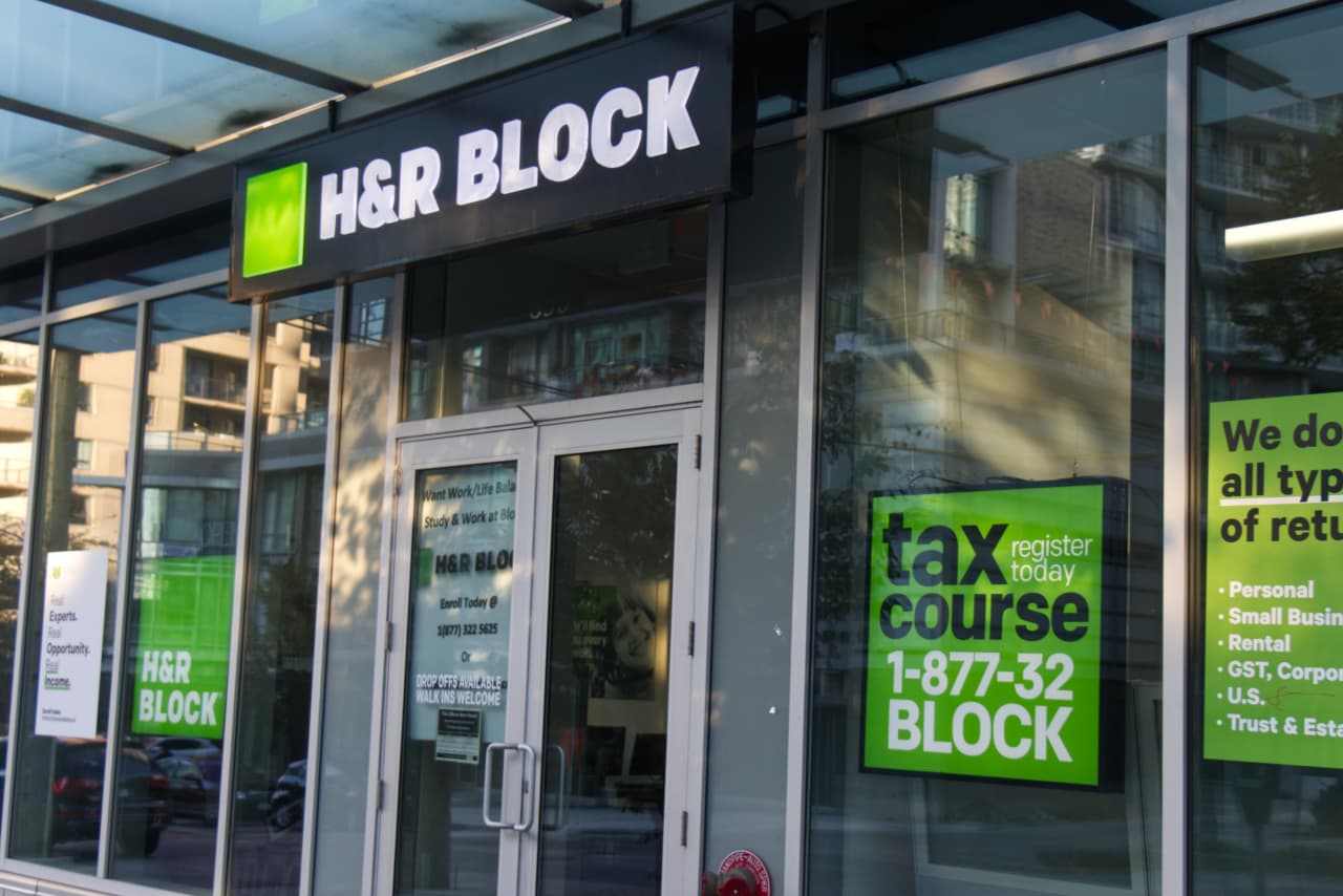 H&R Block’s stock rallies nearly 10% after tax preparer touts ‘client success’