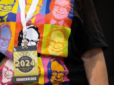 Warren Buffett is sitting on over $325 billion cash as Berkshire Hathaway keeps selling Apple stock